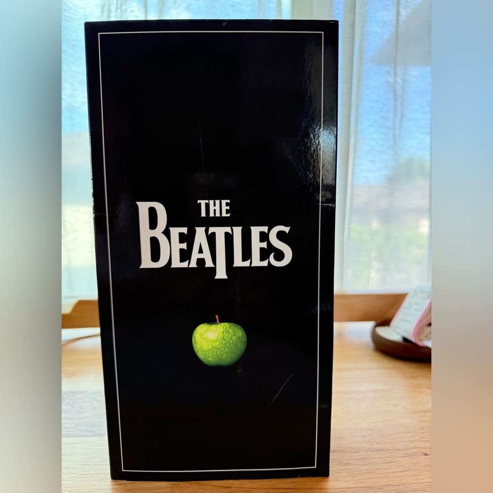 The Beatles Box Set (2009 Remastered Collection, 17 Discs)–Complete w Mini Docu